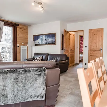 In Mit Sonnigem Balkon Und Toller Aussicht By Interhome Apartman *